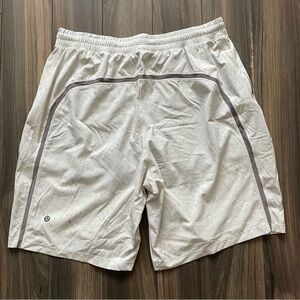 Lululemon Pace Breaker Lined Short Size: Small